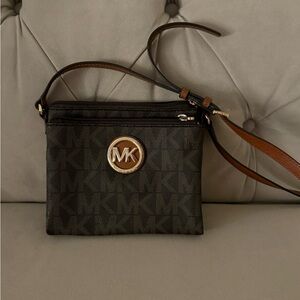 Michael Kors Crossbody purse